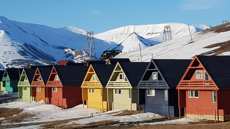 Ankomst i Longyearbyn, stadsrundtur